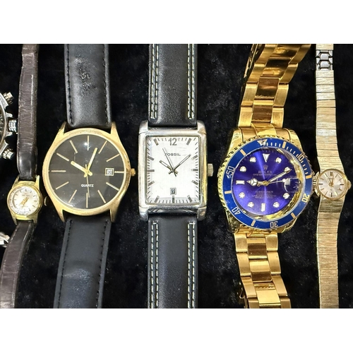 439A - Collection of Gentlemen's Wristwatches, various makes, leather and bracelet straps, makes include Bo... 