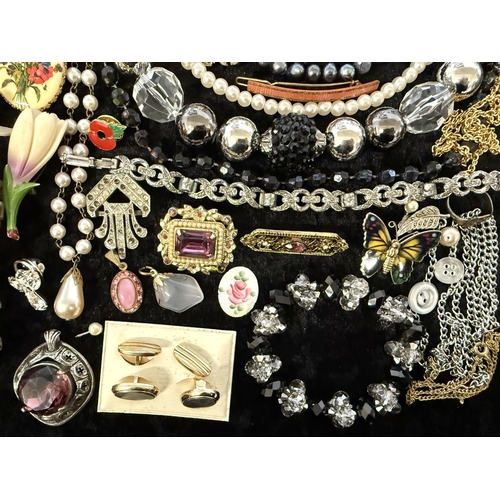 442 - Collection of Costume Jewellery, comprising pearls, beads, chains, brooches, earrings, pendants, bra... 