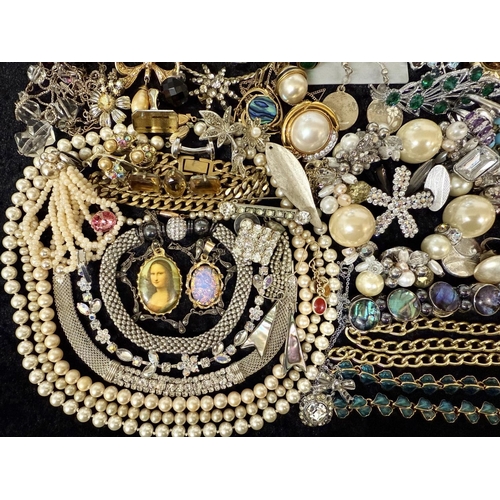 447 - Collection of Costume Jewellery, comprising pearls, beads, chains, brooches, earrings, pendants, bra... 