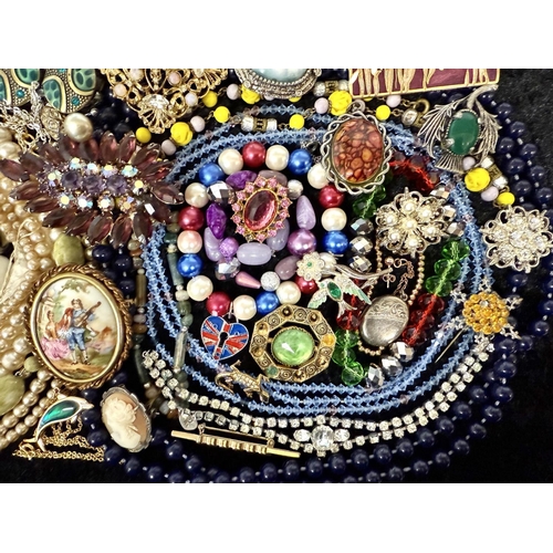 448 - Collection of Costume Jewellery, comprising pearls, beads, chains, brooches, earrings, pendants, bra... 