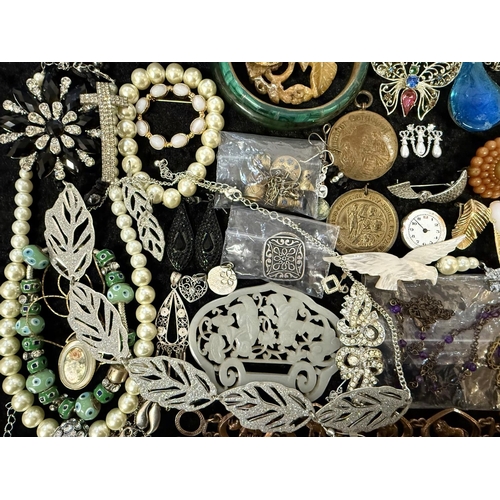 468 - Box of Quality Costume Jewellery, comprising coral beads, odd Swarovski, bangles, chains, brooches, ... 