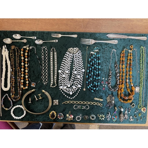 474 - Box of Quality Costume Jewellery, comprising bangles, brooches, chains, bracelets, brooches, some st... 