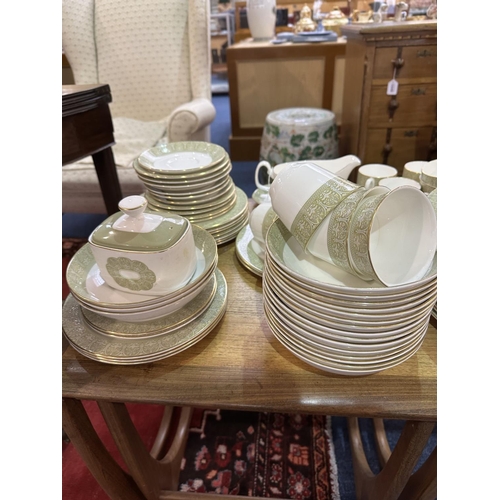 587 - Royal Doulton 'Sonnet' Dinner Service, large collection comprising dinner plates, side plates, salad... 