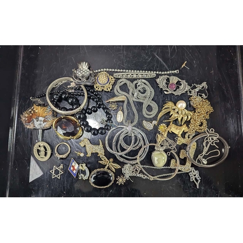 1472 - Mixed Bag of Silver and Costume Jewellery. Includes Bangles, Brooches, Chains etc.