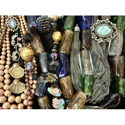 469 - Collection of Costume Jewellery, comprising pearls, beads, chains, brooches, earrings, pendants, bra... 