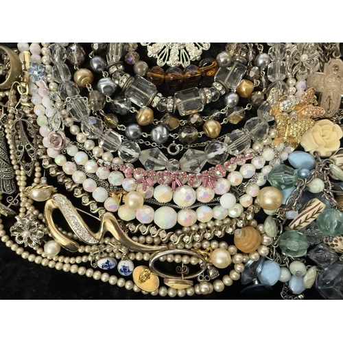 470 - Collection of Costume Jewellery, comprising pearls, beads, chains, brooches, earrings, pendants, bra... 