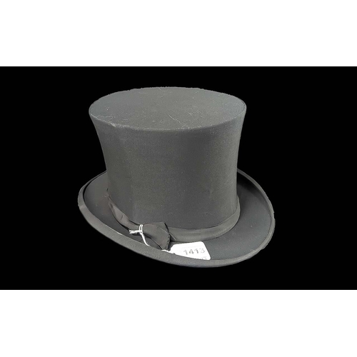 1413 - An Excellent & Good Quality Black Gentleman's Top Hat. From Bates Hatter, 21 Jermyn Street, St James... 