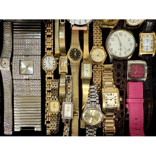 400 - Collection of Ladies & Gentlemen's Wristwatches, leather and bracelet straps, various makes and desi... 