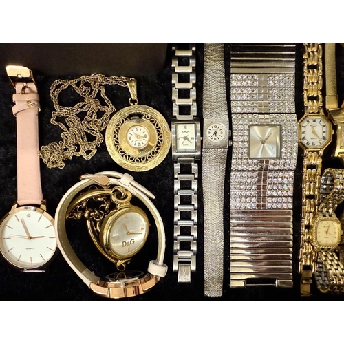 400 - Collection of Ladies & Gentlemen's Wristwatches, leather and bracelet straps, various makes and desi... 