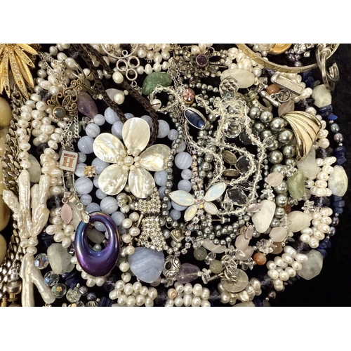 407 - Collection of Costume Jewellery, comprising pearls, beads, chains, brooches, earrings, pendants, pai... 