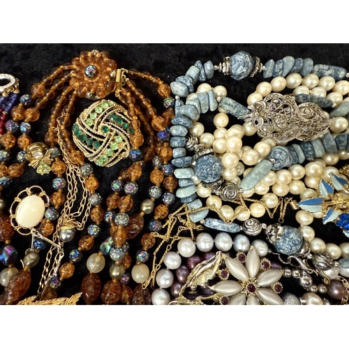 449 - Collection of Costume Jewellery, comprising pearls, beads, chains, brooches, earrings, pendants, pai... 