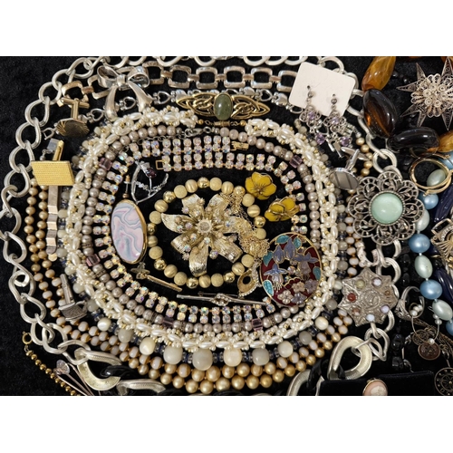 466 - Collection of Costume Jewellery, comprising pearls, beads, chains, brooches, earrings, pendants, bra... 