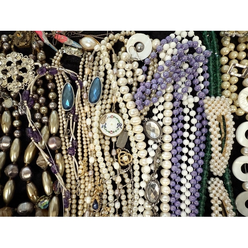 479 - Collection of Costume Jewellery, comprising pearls, beads, chains, brooches, earrings, pendants, ban... 