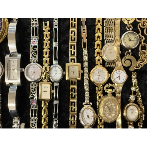 481 - Collection of Ladies & Gentlemen's Wristwatches, leather and bracelet straps, assorted designs and m... 