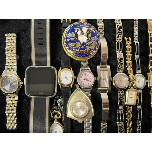 481 - Collection of Ladies & Gentlemen's Wristwatches, leather and bracelet straps, assorted designs and m... 