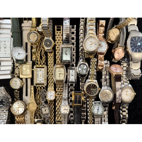 485 - Collection of Ladies & Gentlemen's Wristwatches, leather and bracelet straps, various makes and desi... 