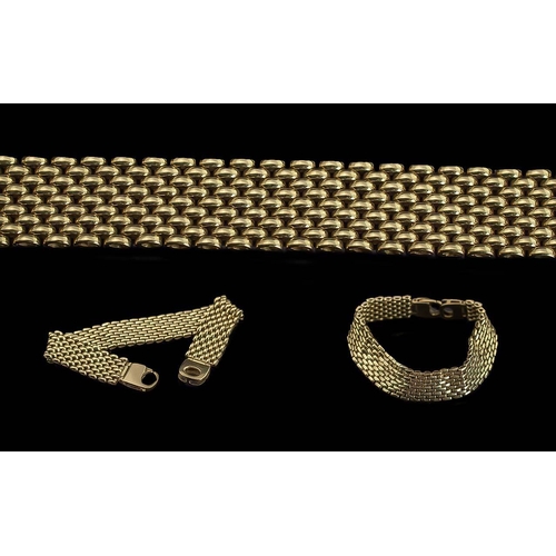 73A - A Fine Quality 9ct Gold Mesh Bracelet with Lobster Claw Clasp. Marked 9.375. Basket Weave Design. We... 