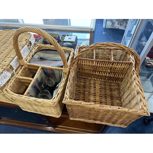 1373 - Collection of Five Wicker Baskets & Picnic Baskets, comprising a storage basket 18'' x 25'' x 23'' h... 