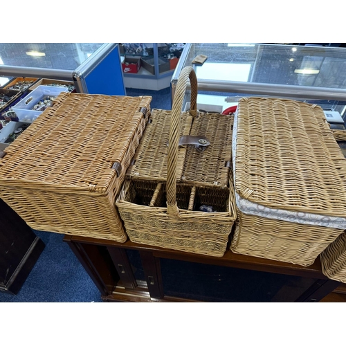 1373 - Collection of Five Wicker Baskets & Picnic Baskets, comprising a storage basket 18'' x 25'' x 23'' h... 