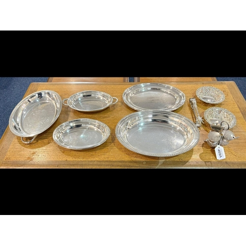 469A - Collection of Quality Silver Plated Ware, comprising five oval serving dishes, including Walker & Ha... 