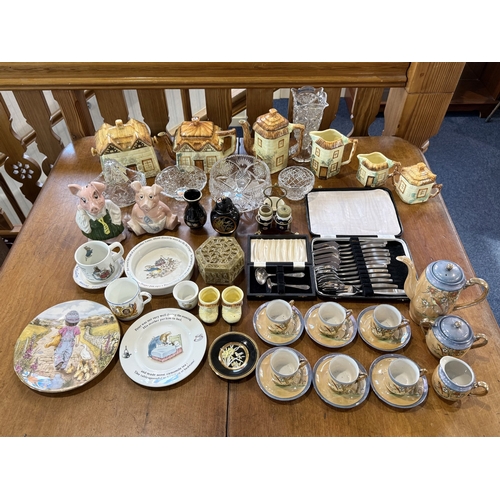 1583 - Box of Miscellaneous, to include Cottage Ware Tea Set, two Nat West pigs, crystal glass bowl, Staffo... 