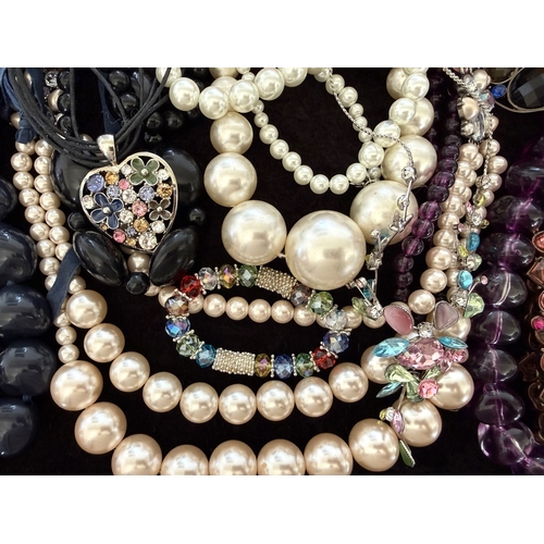 433 - Good Mixed Collection of Costume Jewellery. Includes Necklaces, Bangles, Bracelets, Pearls etc.