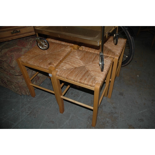 131 - 4 stools