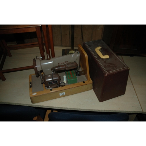 173 - Vintage SInger sewing machine