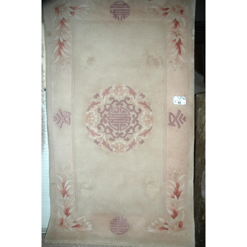 98 - Patterned carpet