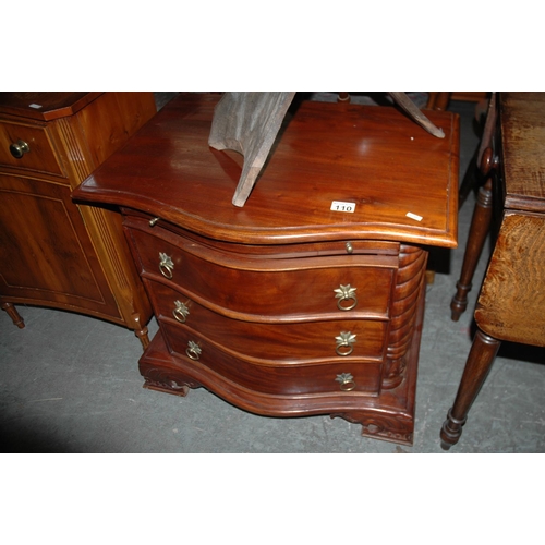 110 - Small chest of drawers