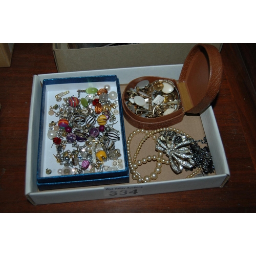 334 - Tray of costume jewellery