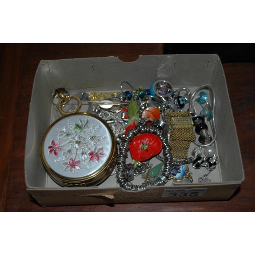 335 - Tray of costume jewellery