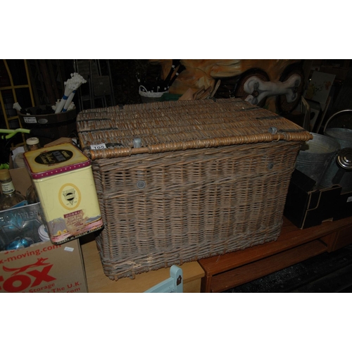 105 - Large wicker hamper