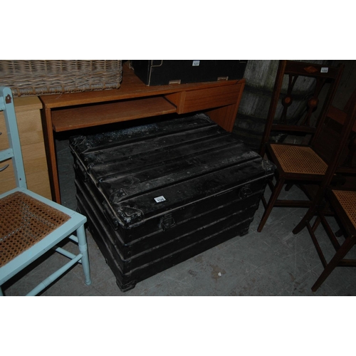 106 - Large military trunk