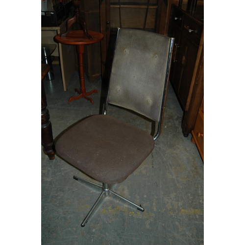 135 - Set of 4 chairs