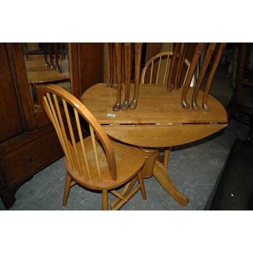 136 - Table & 2 chairs