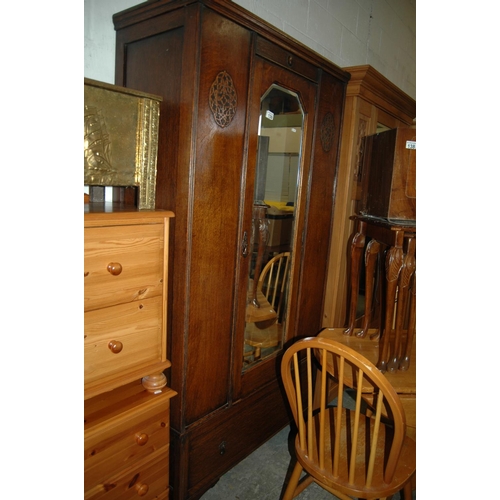 139 - Oak wardrobe