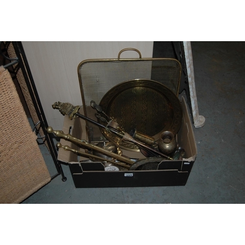 299 - Box of brassware