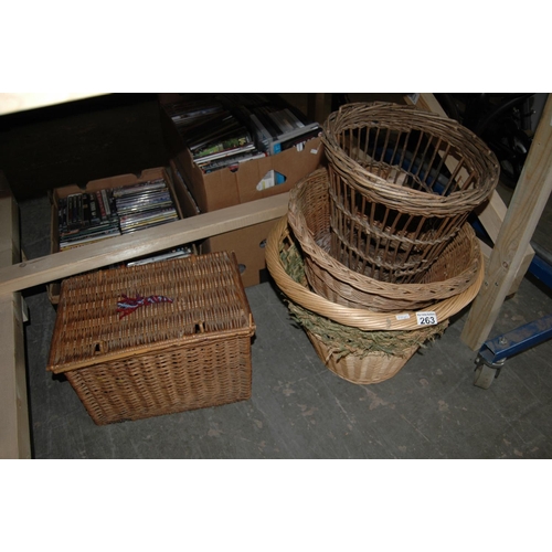 263 - Qty of baskets