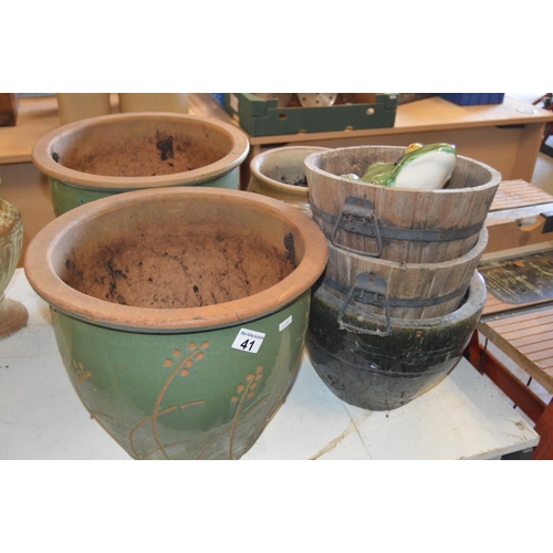 41 - selection of pots