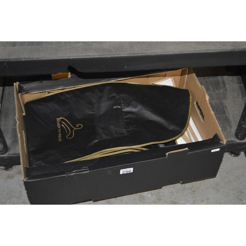 256 - Box of suit/dress covers