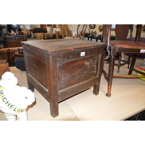 204 - Small blanket box...