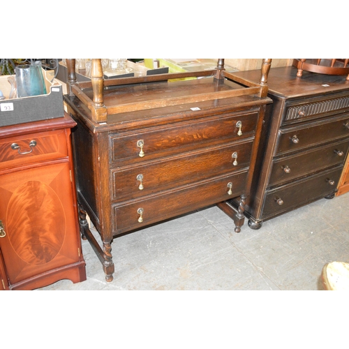 94 - Oak chest of drawers