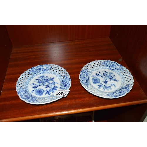 386 - pair of Meissen plates