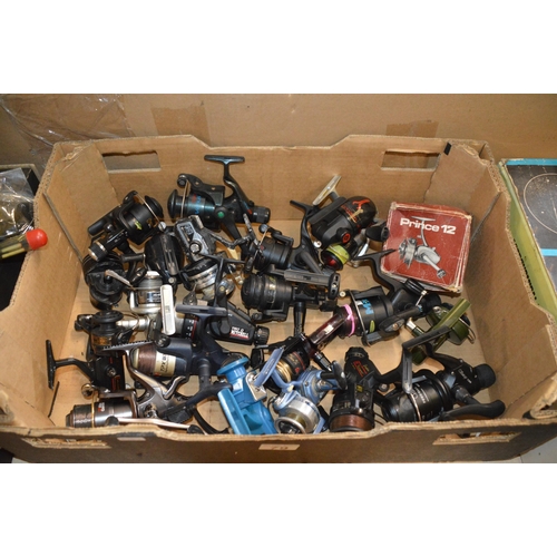 79 - Box of fishing reels