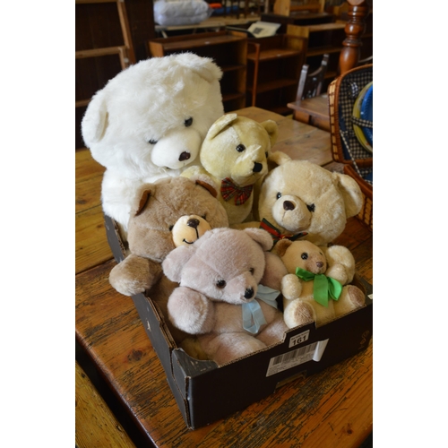 161 - Box of teddy bears