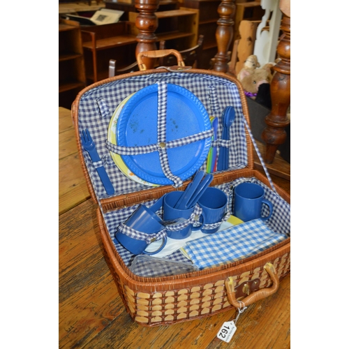 162 - Picnic basket