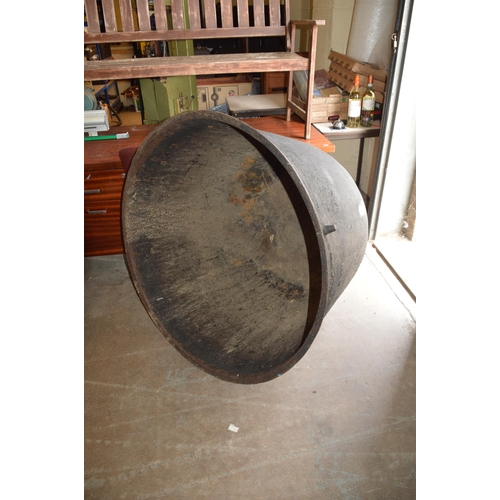 169 - Very large cast iron kettle/cauldron
