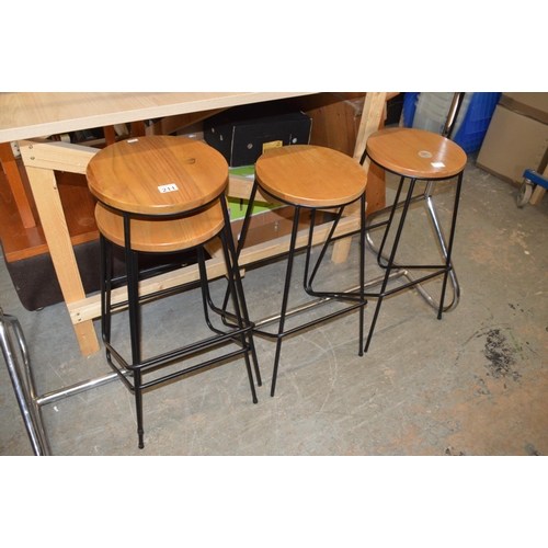 211 - 4 barstools