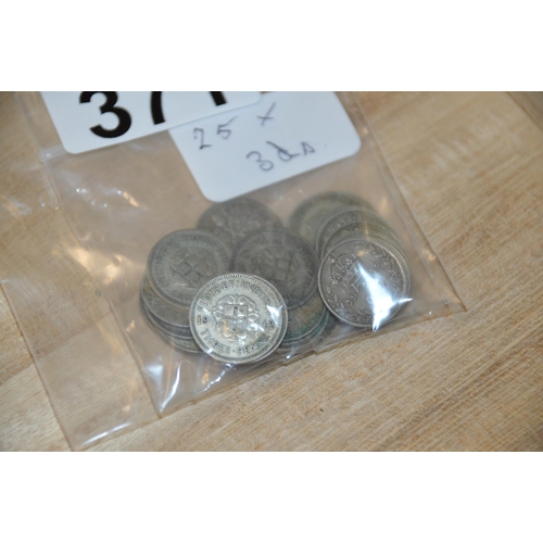 371 - Coins - 25 x threepence